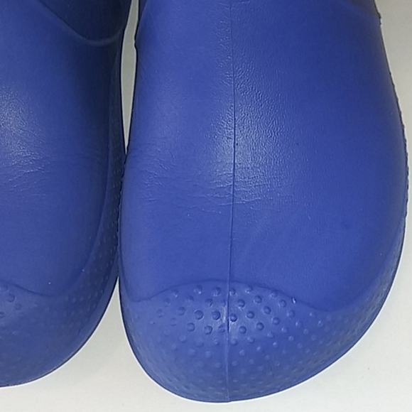 SOLD! Crocs Rain Boots Unisex Size 12 - Picture 3 of 15